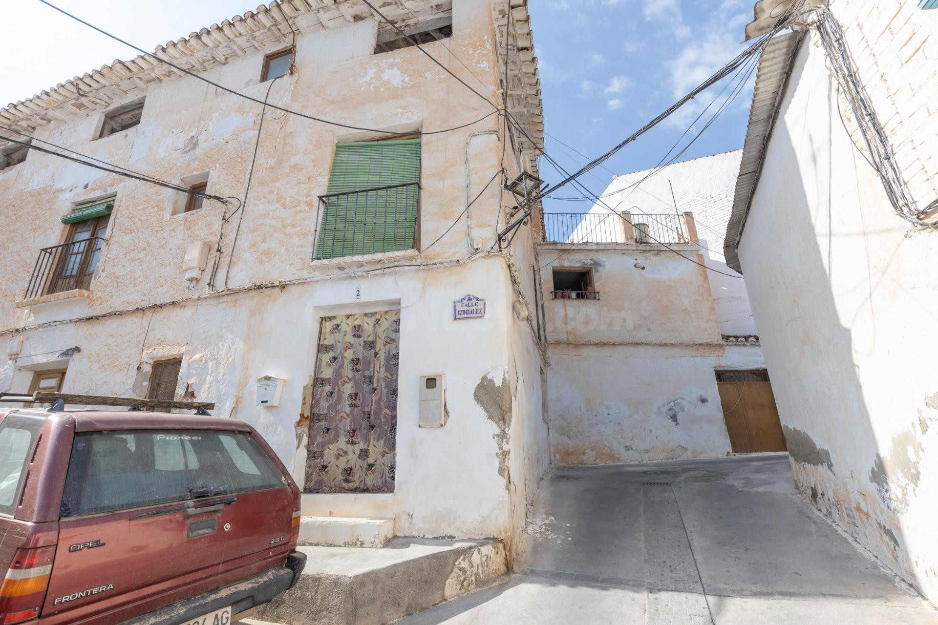 CASA PARA REFORMAR, MÁS TERRENO DE 250M2