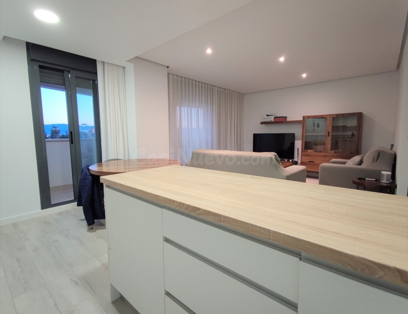Se VENDE piso SEMI-NUEVO junto a JUAN CARLOS I, con TERRAZA, - foto 5