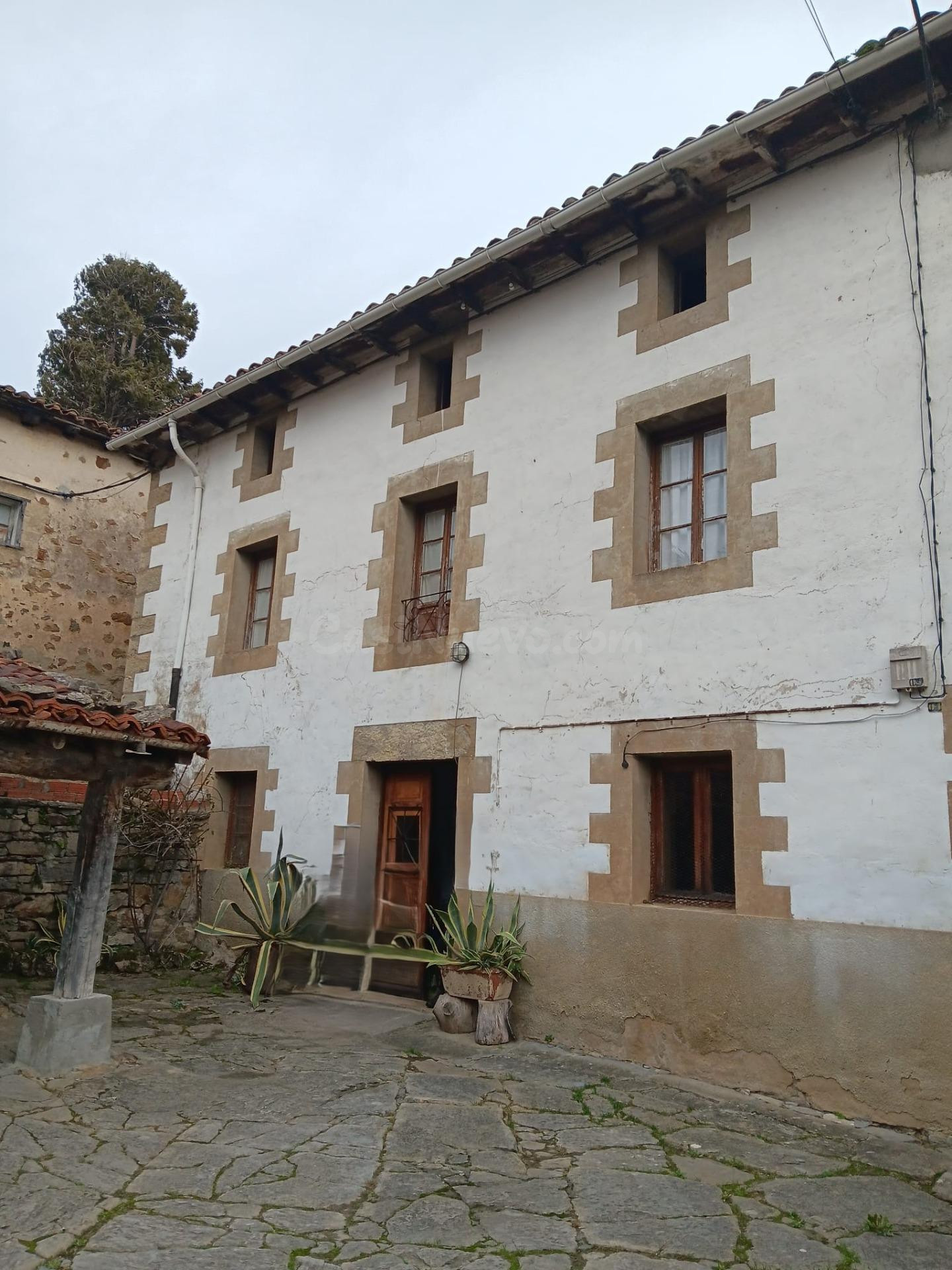 Se Vende Casa de piedra con terreno en Valle de Mena - foto 2