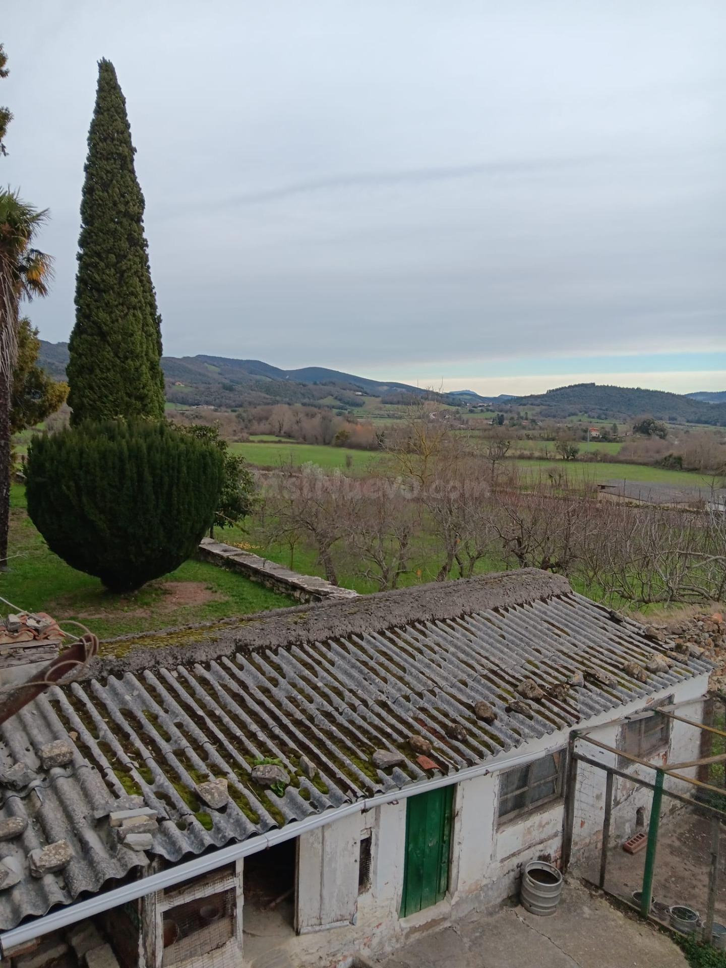 Se Vende Casa de piedra con terreno en Valle de Mena - foto 3
