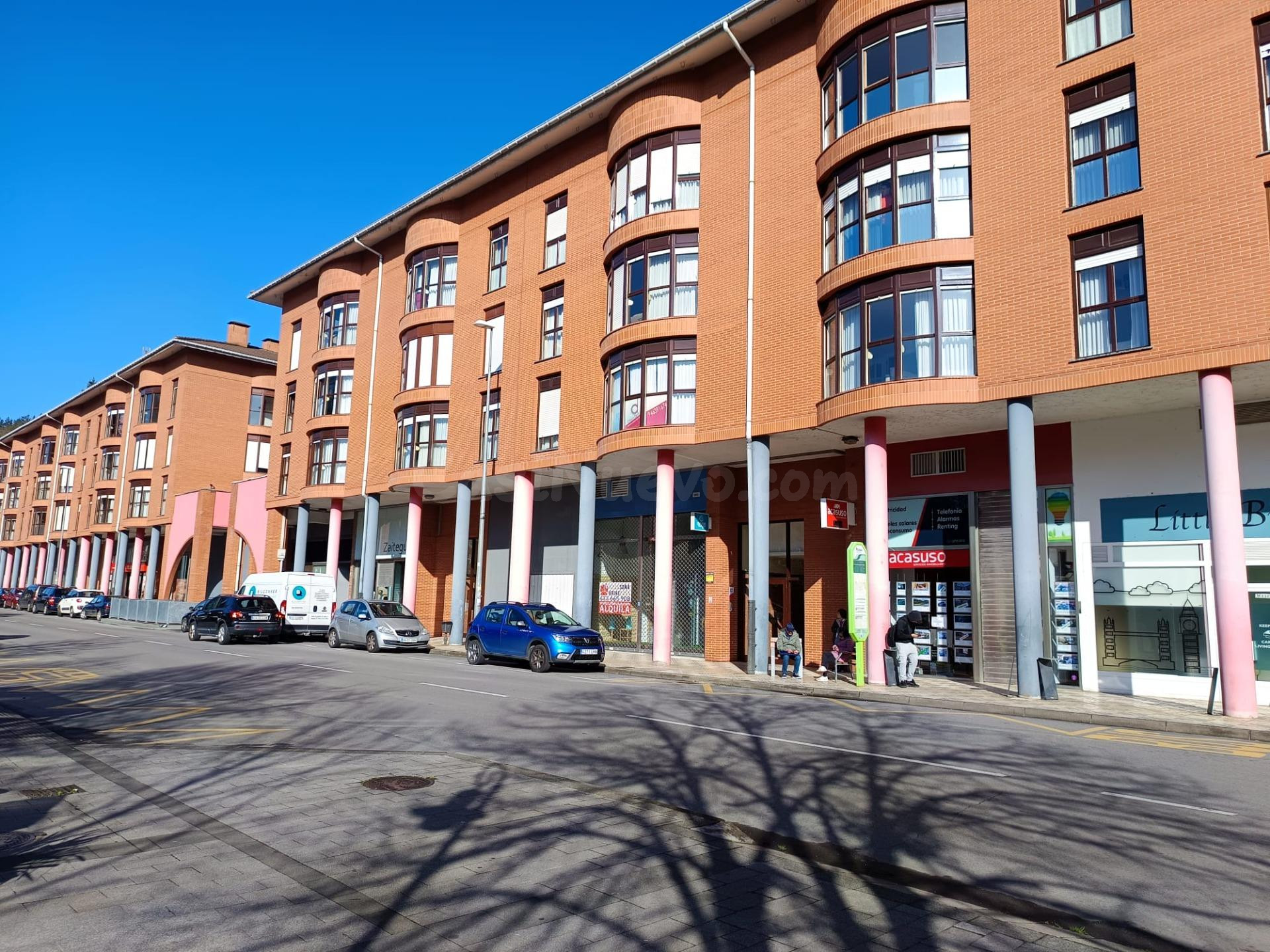 Alquiler de local comercial en Zalla - foto 3
