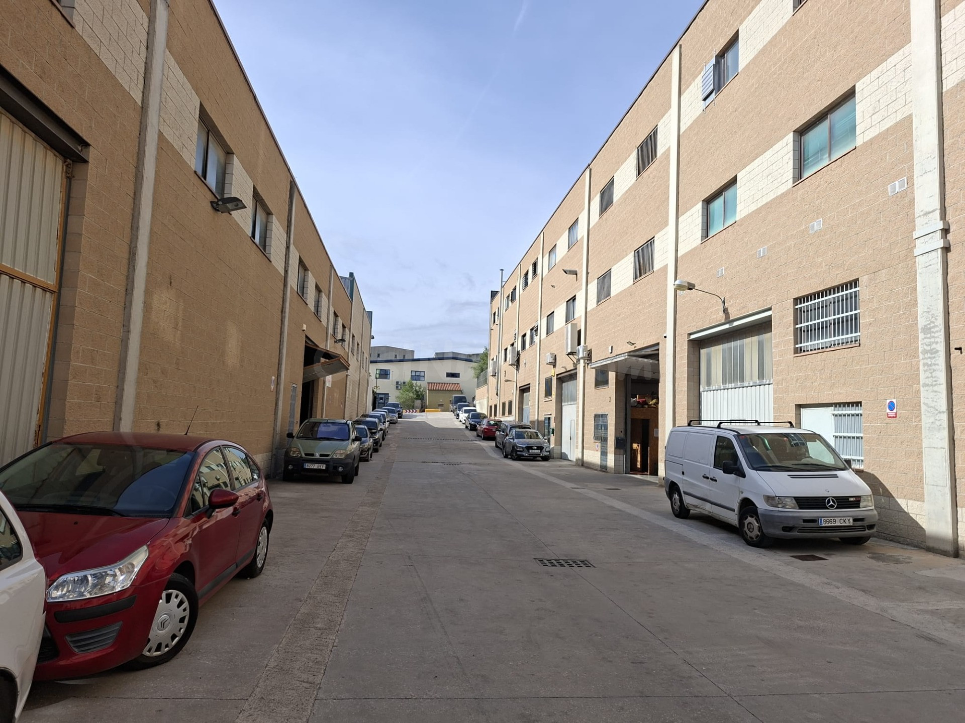 Nau industrial en lloguer al polígon d'Igualada – 430 m2
