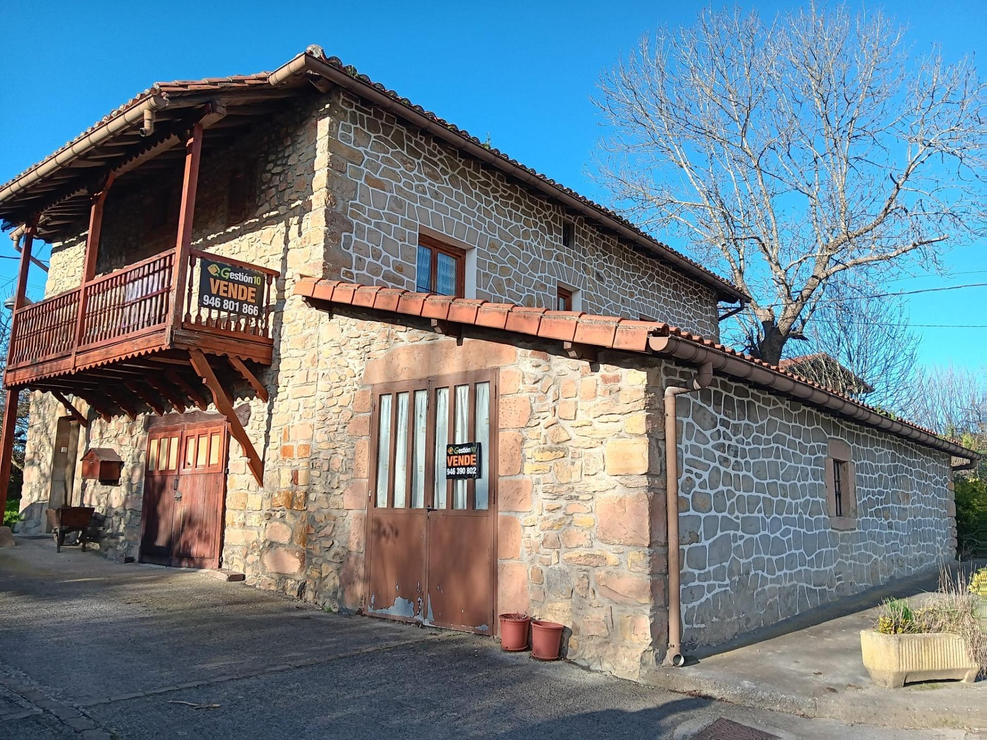 Venta Casa de Piedra con terreno en Artzentales