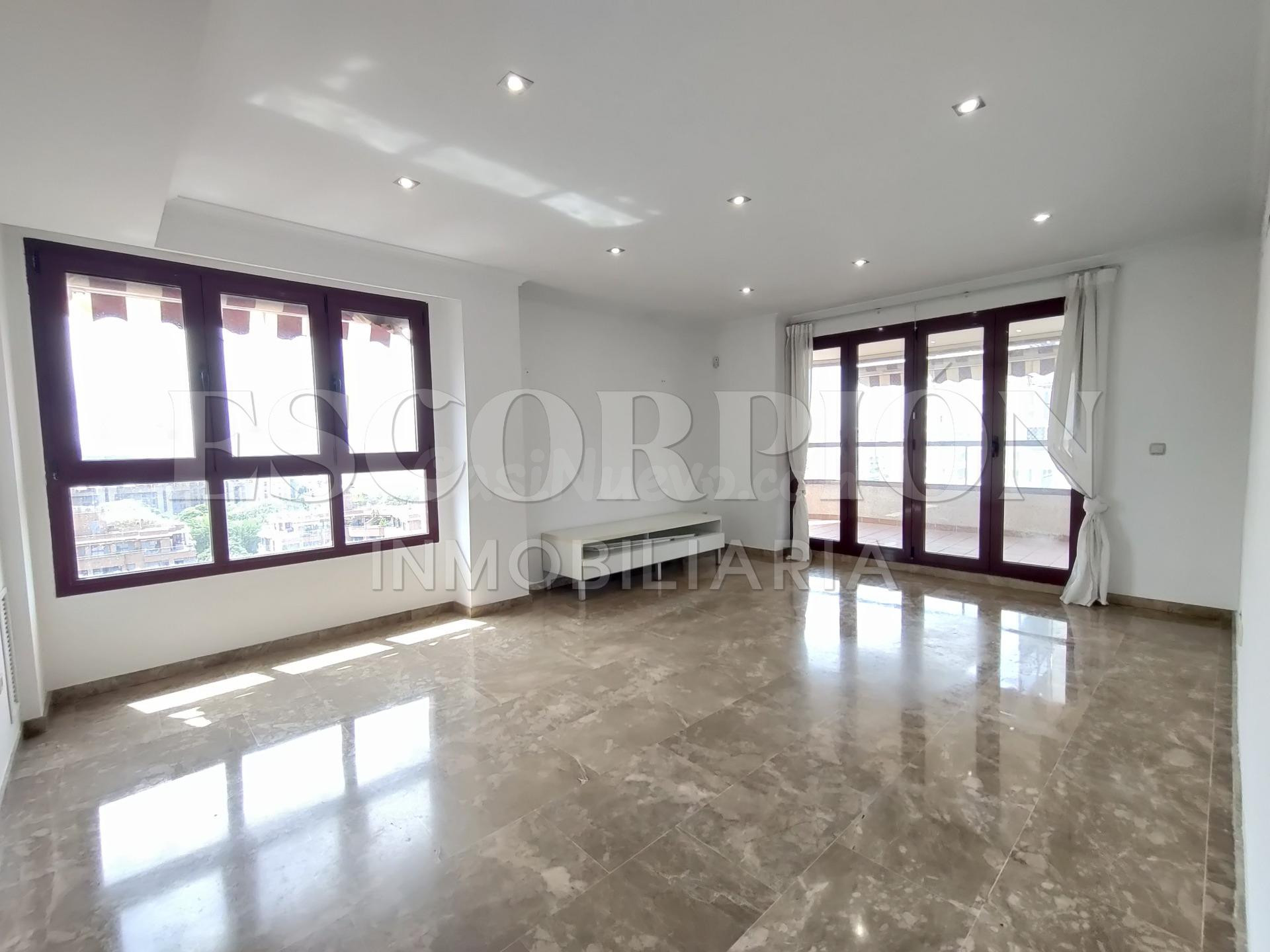 Espectacular piso a la venta en Av. Cortes Valencianas - foto 2