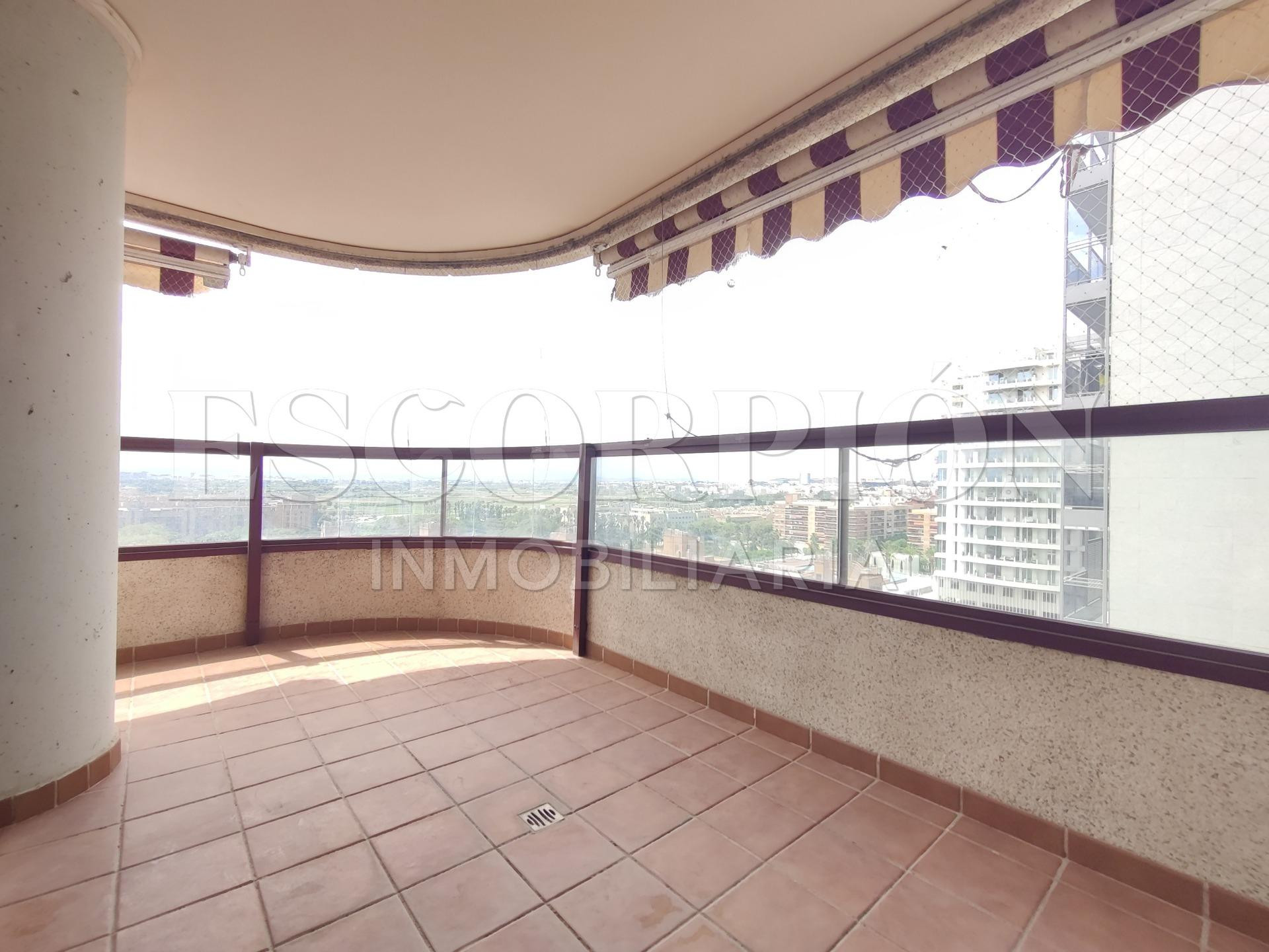 Espectacular piso a la venta en Av. Cortes Valencianas - foto 5