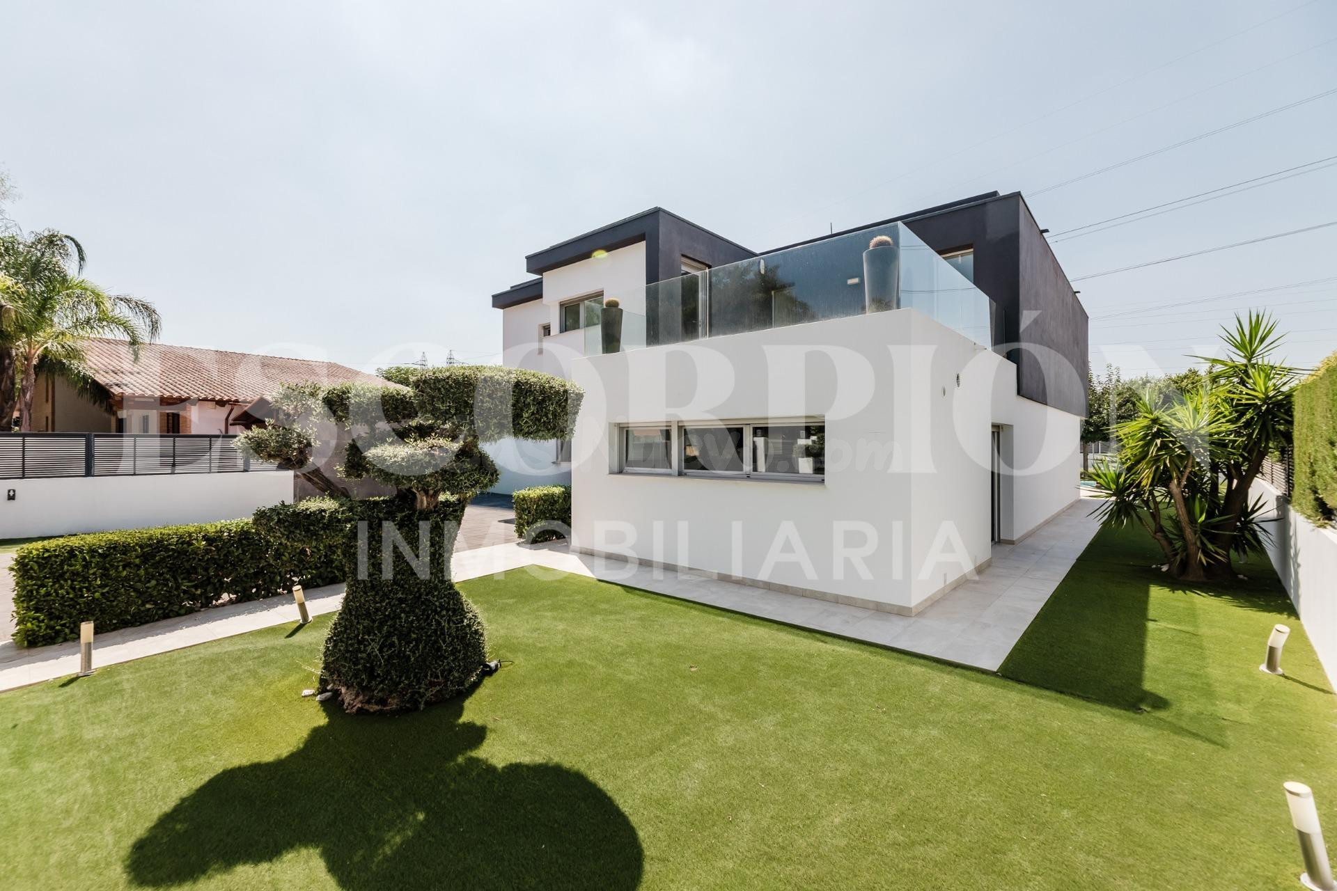 Espectacular villa independiente  con gran parcela en Torre  - foto 3