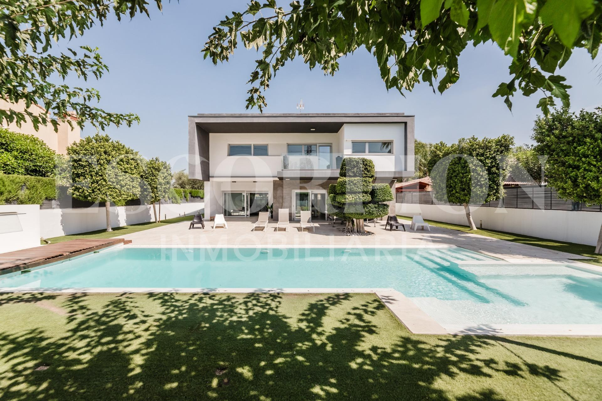 Espectacular villa independiente  con gran parcela en Torre  - foto 5