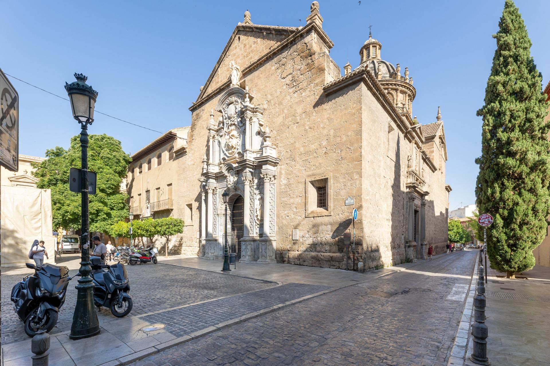 ¡Tu rincón perfecto en Granada! Luminoso piso de 1 dormitori - foto 2
