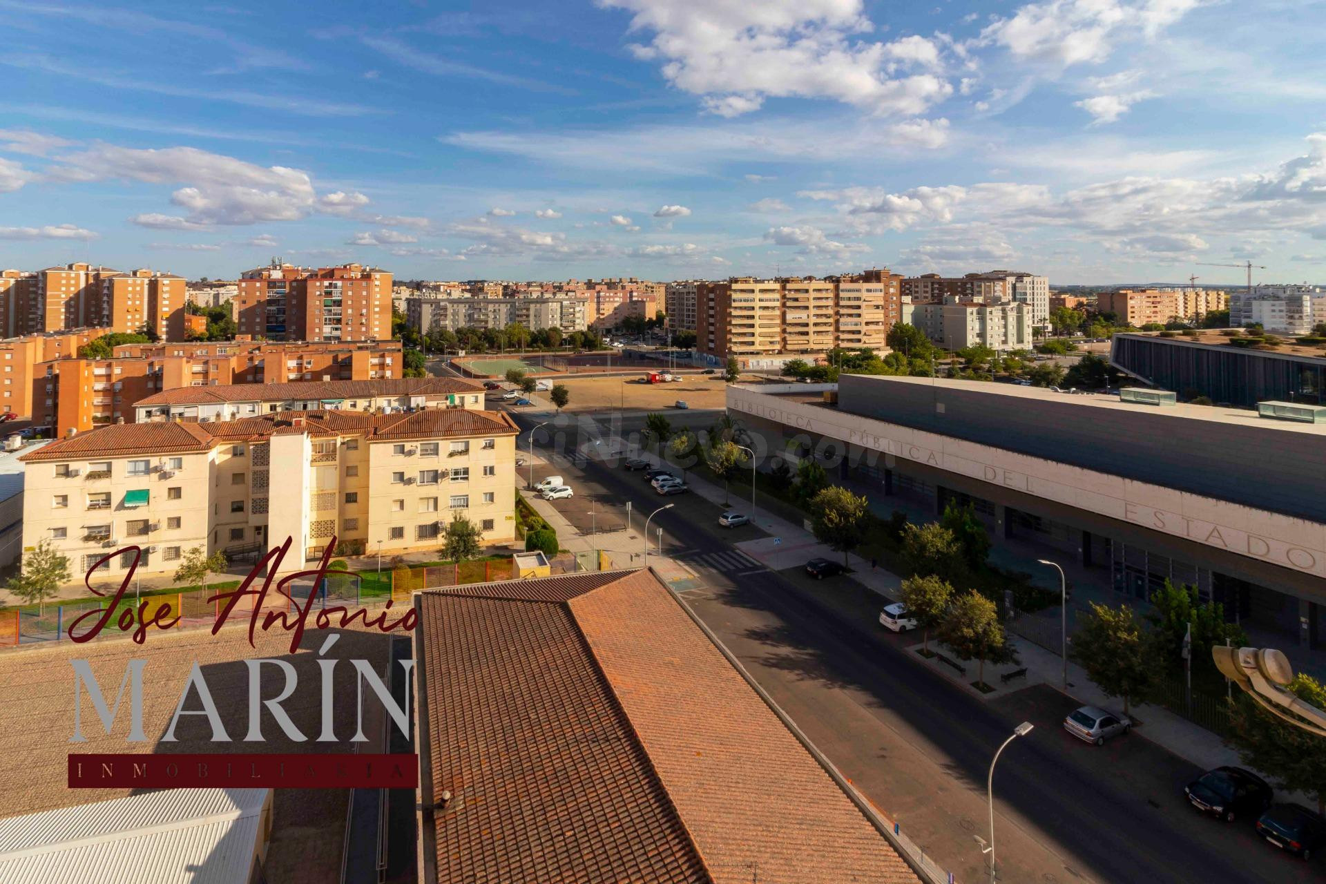 OPORTUNIDAD!!! GRAN PISO EN PASEO FLUVIAL!!!