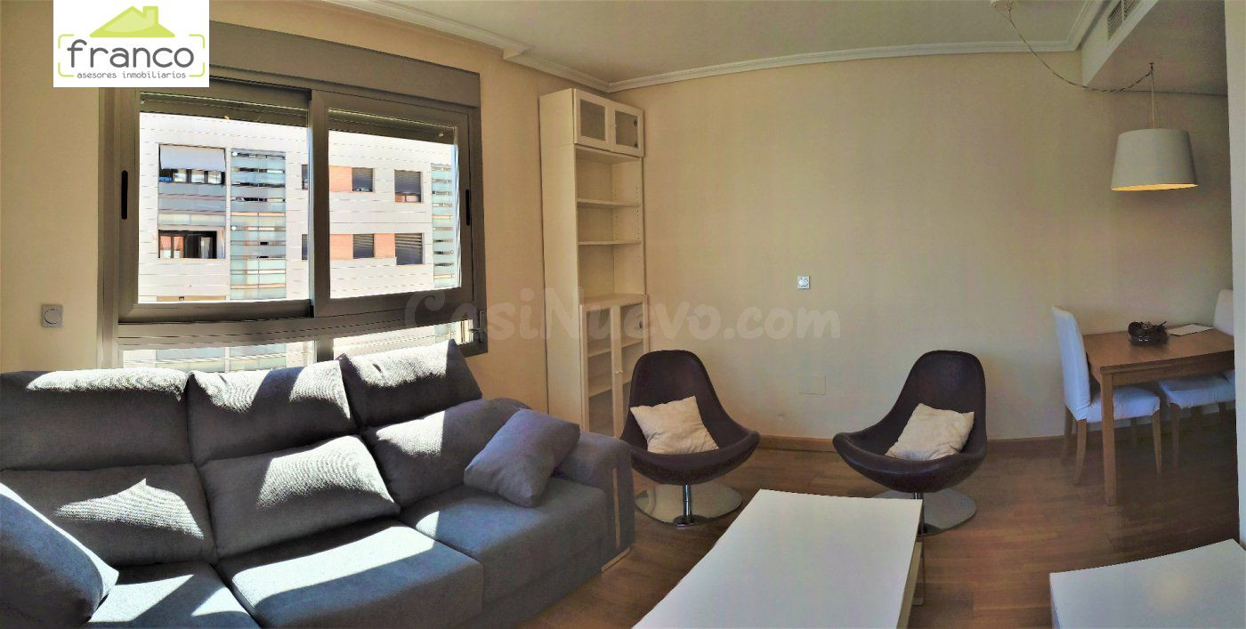 Moderno y en la mejor zona de Juan Carlos I- - foto 2