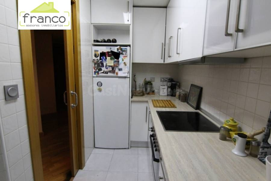 Moderno y en la mejor zona de Juan Carlos I- - foto 5