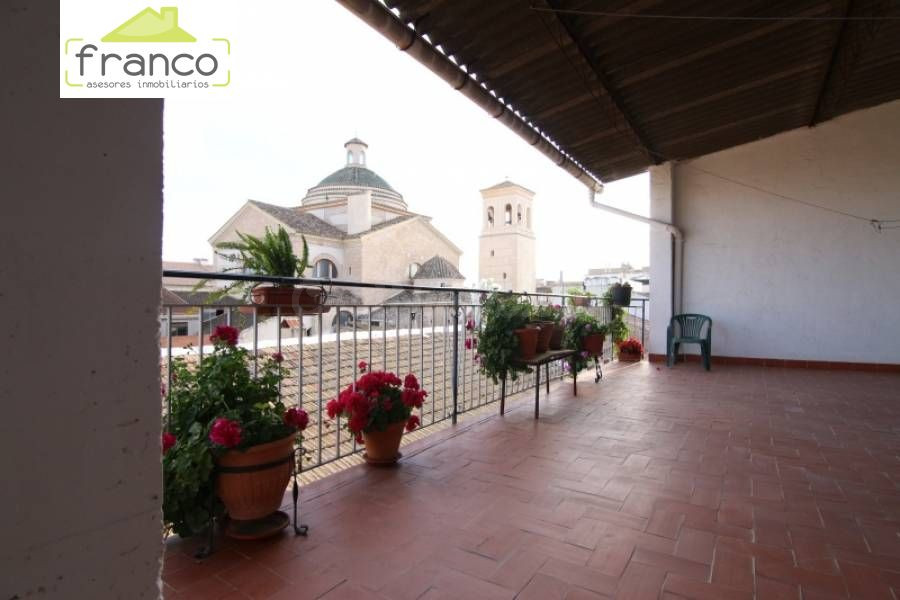 CASA EN VENTA EN EL CENTRO DE ALGUAZAS JUNTO A IGLESIA DE SA - foto 2