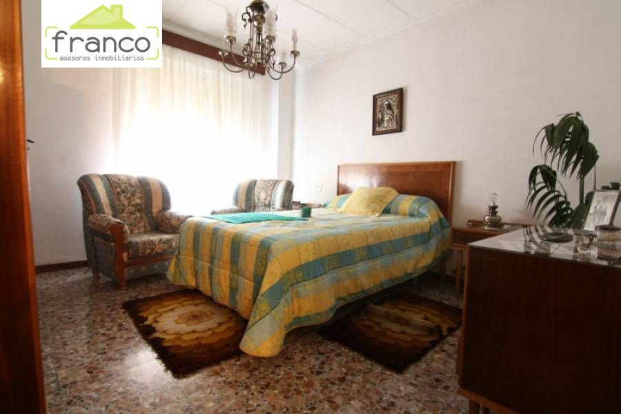 CASA EN VENTA EN EL CENTRO DE ALGUAZAS JUNTO A IGLESIA DE SA - foto 3