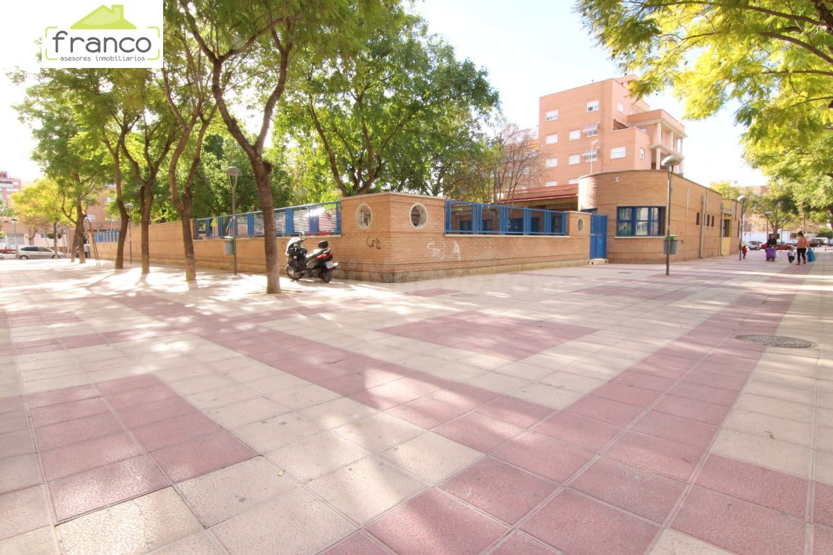 LOCAL ALQUILER CON SALIDA HUMOS - foto 4