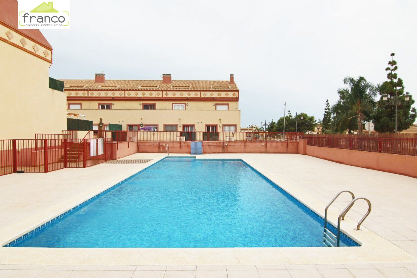 PRODUCTO PARA INVERSORES. VIVIENDA ALQUILADA. ADOSADO EN LOS