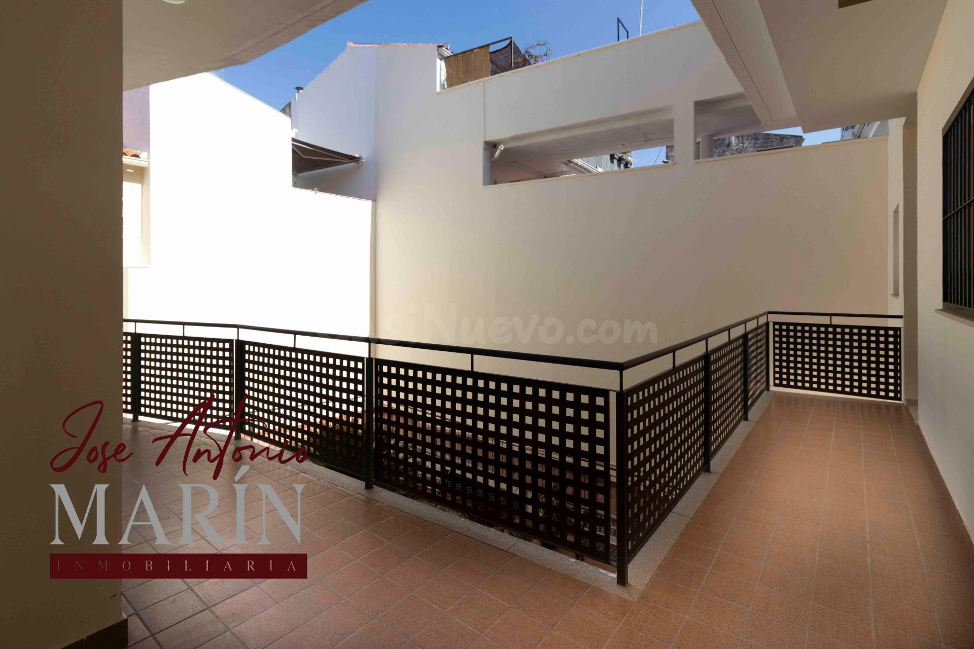 PRECIOSO APARTAMENTO  CON GARAJE EN PLENO CENTRO - foto 2