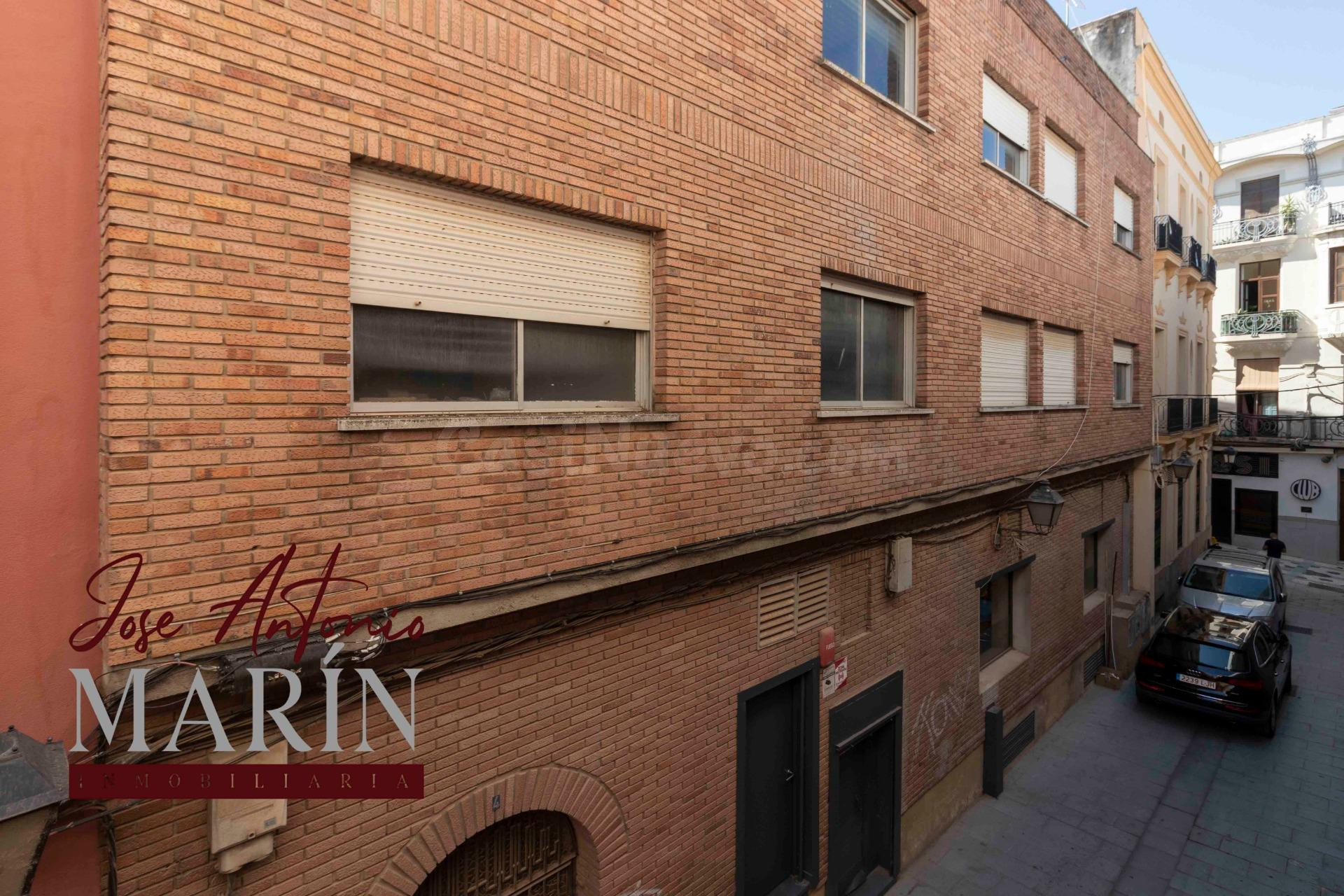 PRECIOSO APARTAMENTO  CON GARAJE EN PLENO CENTRO - foto 4
