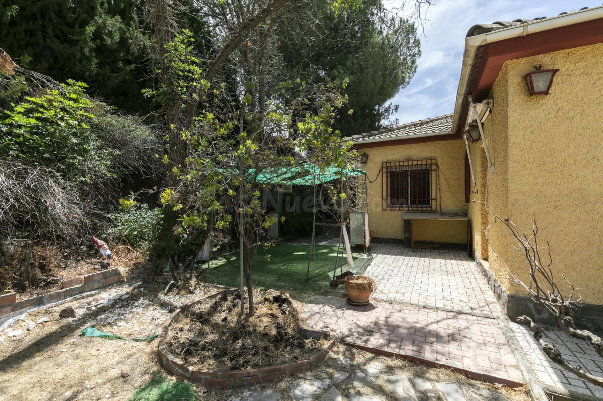 CHALET INDEPENDIENTE CON GRAN POTENCIAL DE EDIFICACIÓN EN CE - foto 4