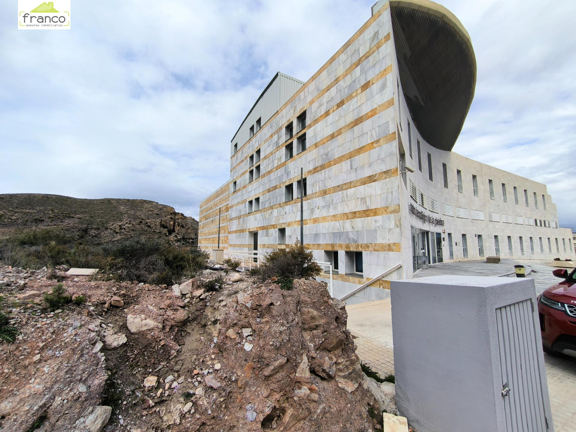 SOLAR USO TERCIARIO JUNTO A CENTRO TECNOLOGICO DE LA PIEDRA  - foto 3