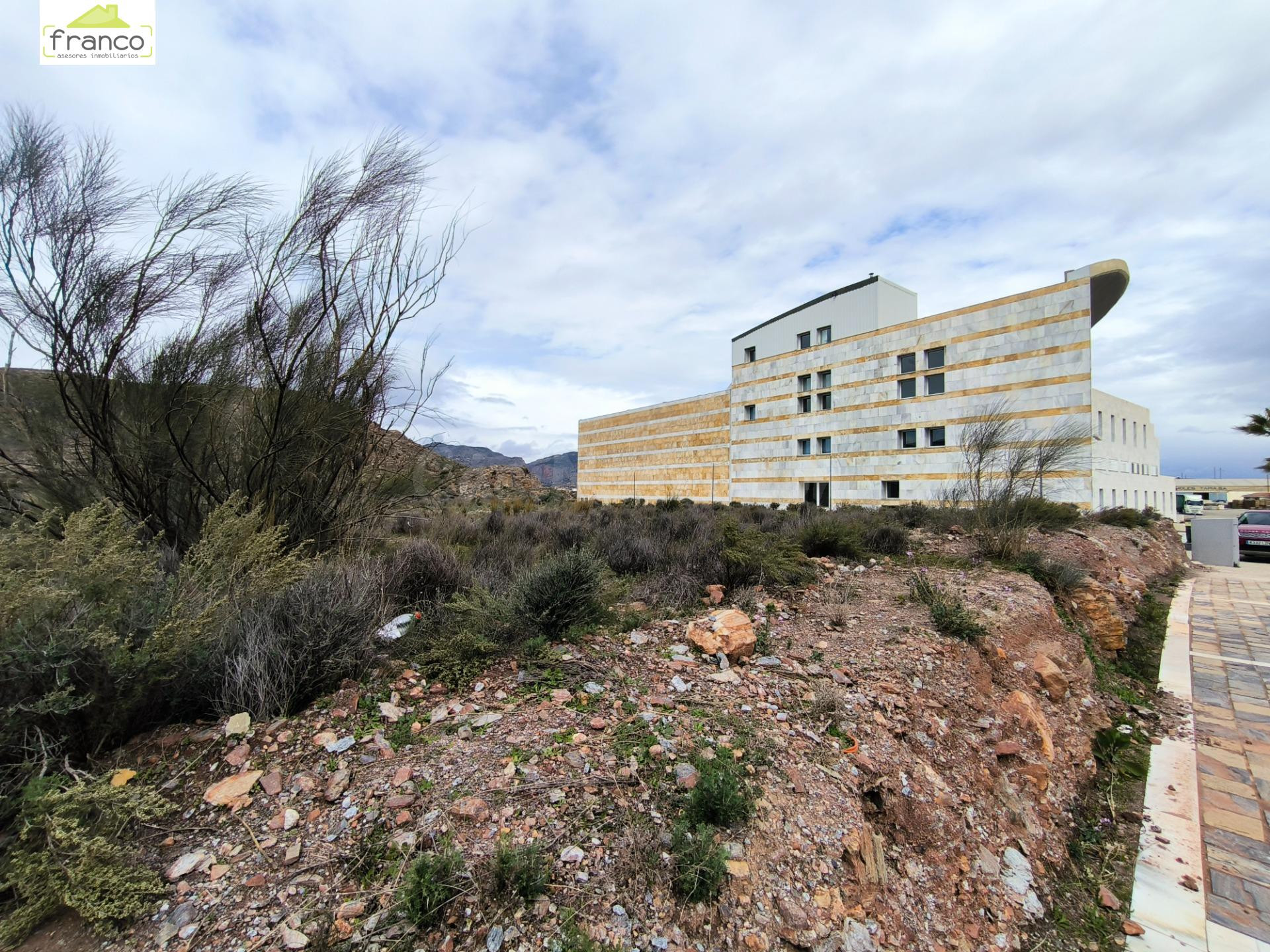 SOLAR USO TERCIARIO JUNTO A CENTRO TECNOLOGICO DE LA PIEDRA  - foto 4