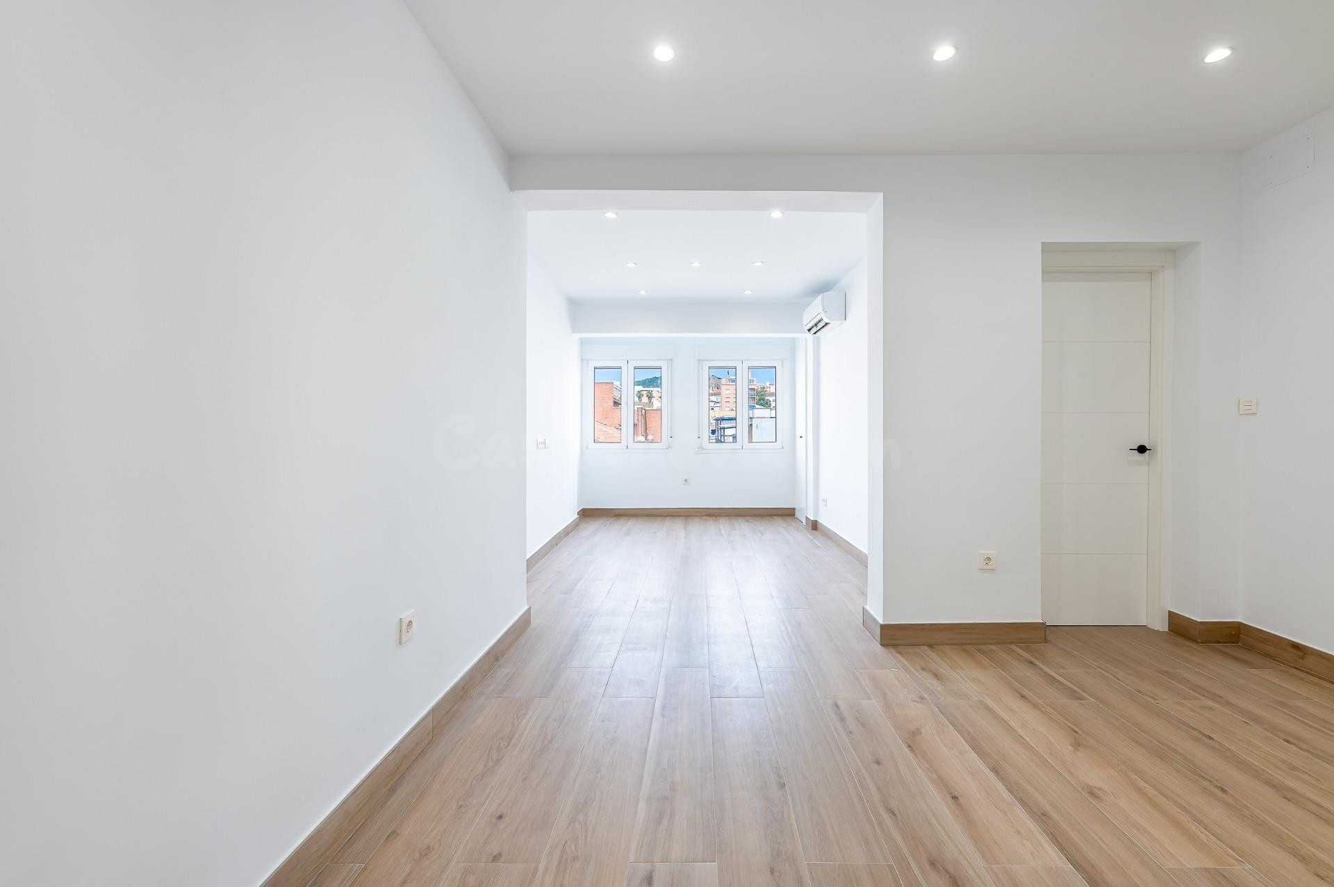Amplio Apartamento con Licencia Turística en el Corazón de l - foto 2