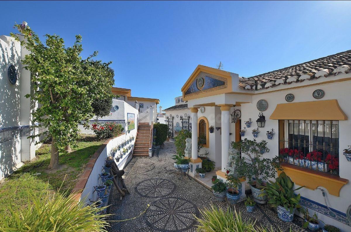 Villa con impresionantes VISTAS AL MAR, ubicada en Torremuel - foto 3