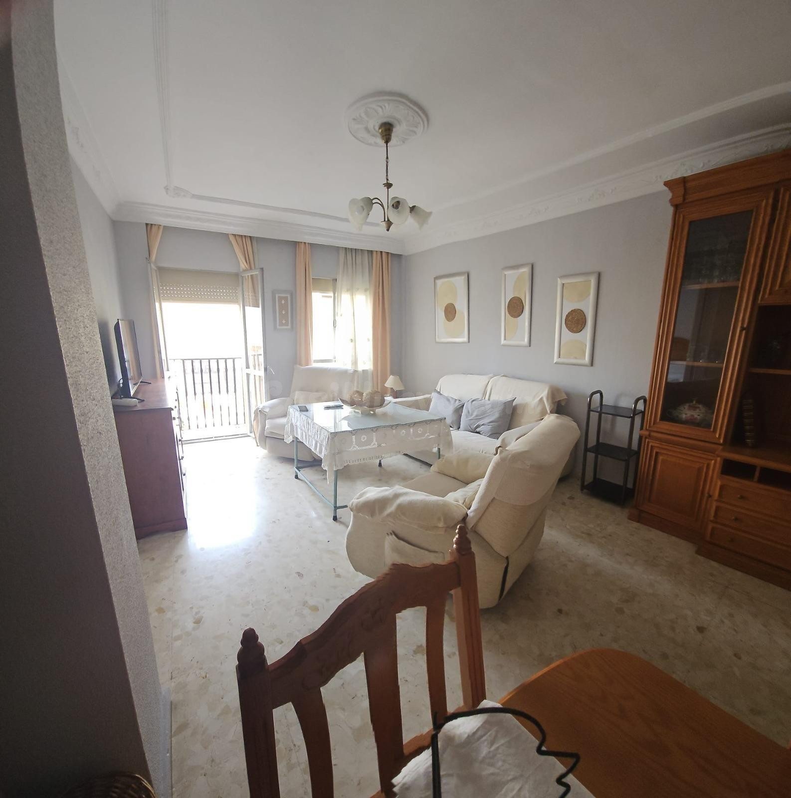 Amplio Piso en el Corazón de Fuengirola - Oportunidad Única