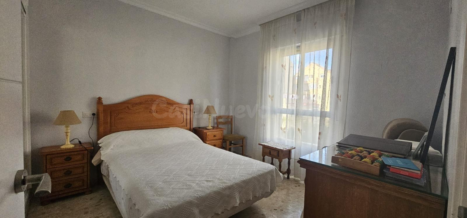 Amplio Piso en el Corazón de Fuengirola - Oportunidad Única - foto 5