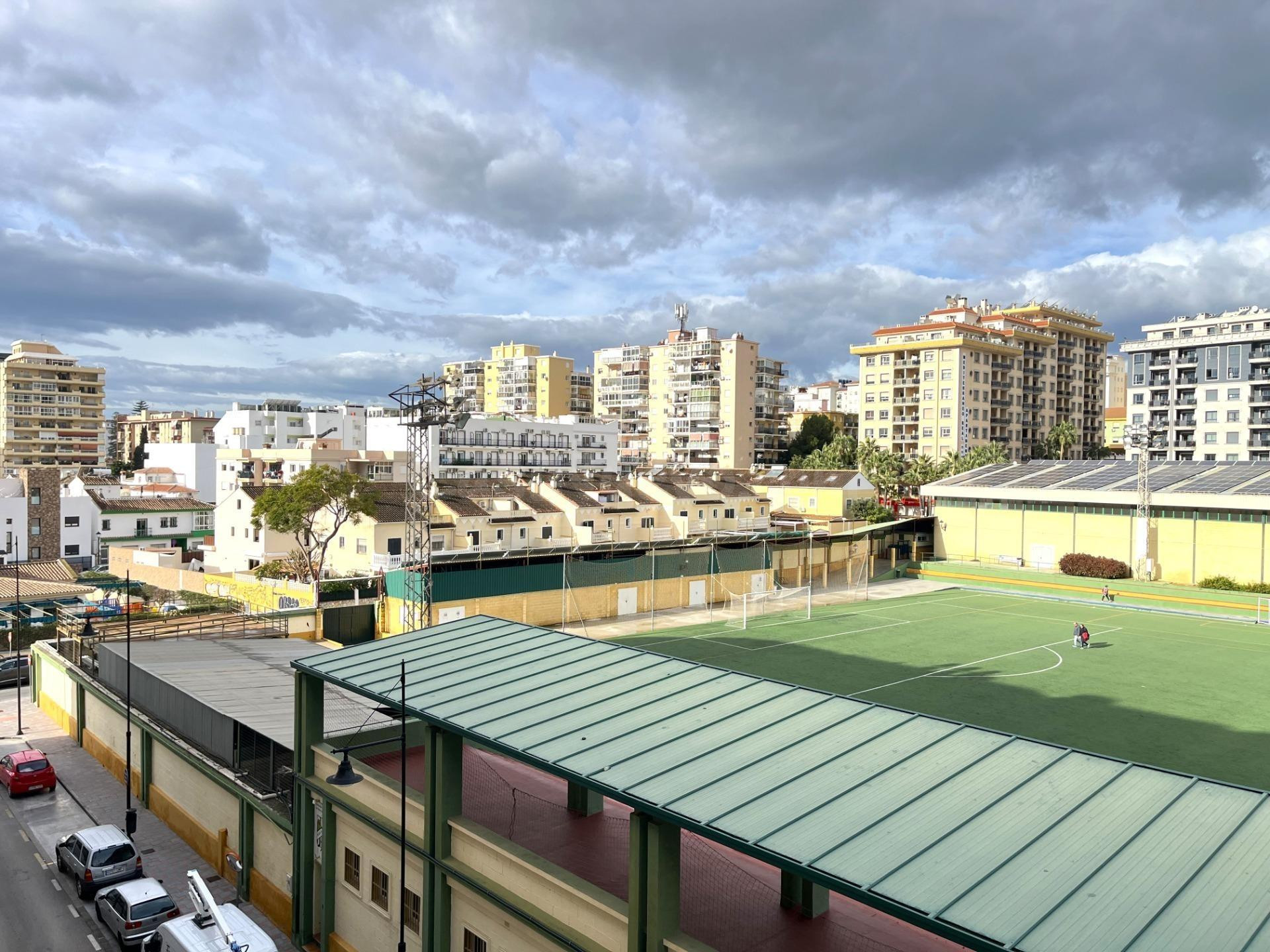 Exclusiva vivienda en venta en Los Boliches, a solo 200 metr - foto 4