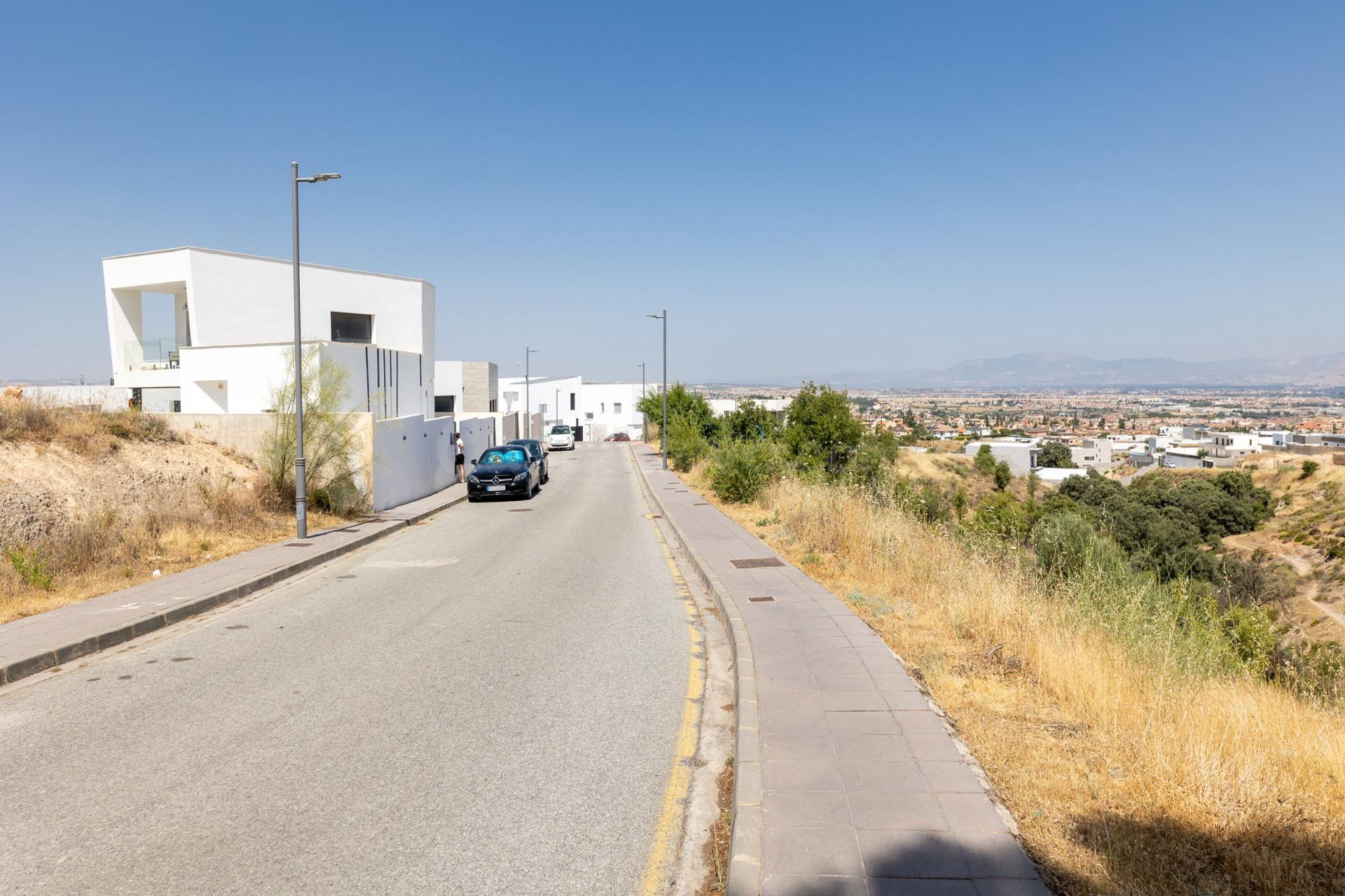 PARCELA URBANA ZONA MEDIA/BAJA DE LOS ALTOS DE LA ZUBIA - foto 2
