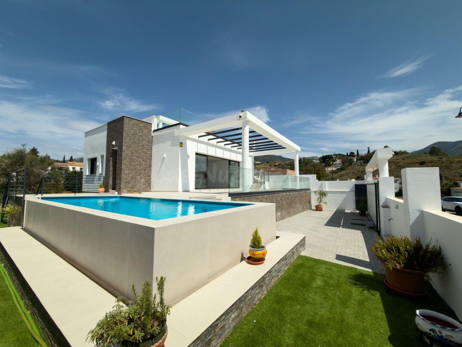 VILLA INDEPENDIENTE DE LUJO EN MIJAS CON VISTAS AL MAR