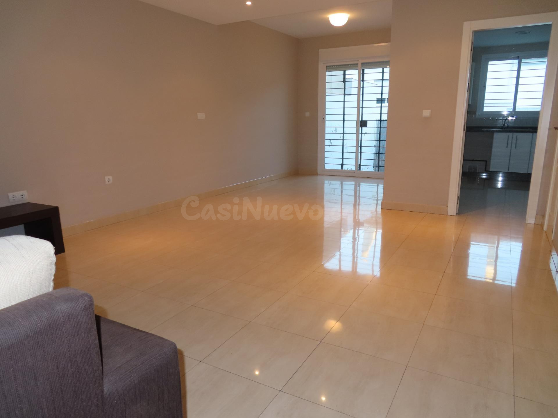 Chalet adosado en venta en Calle Clara Campoamor - foto 5