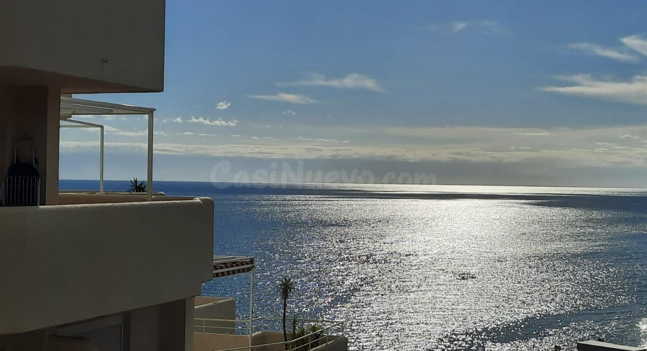 Fantástico estudio con vistas al mar, en primera de línea en