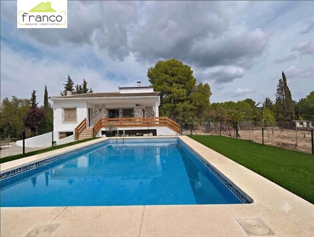 Encantador Chalet Reformado en Baños y Mendigo por solo €170 - foto 2
