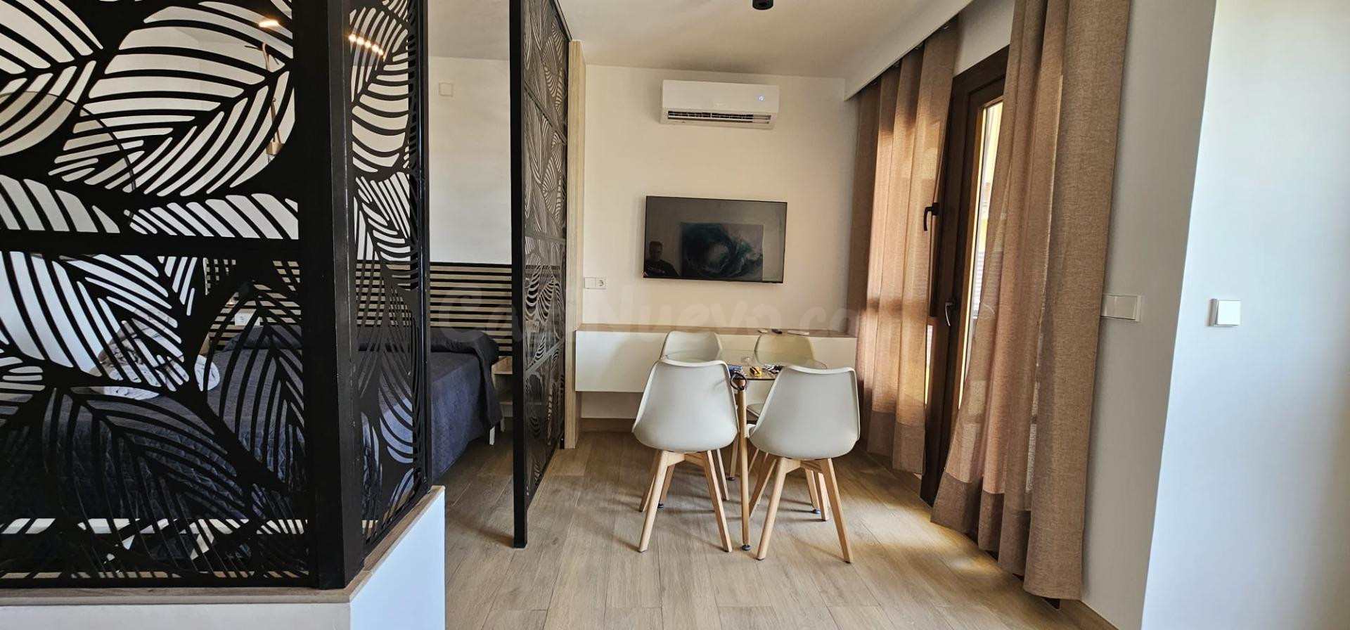 Dúplex en Primera Línea de Playa con Piscina y Amueblado - foto 4