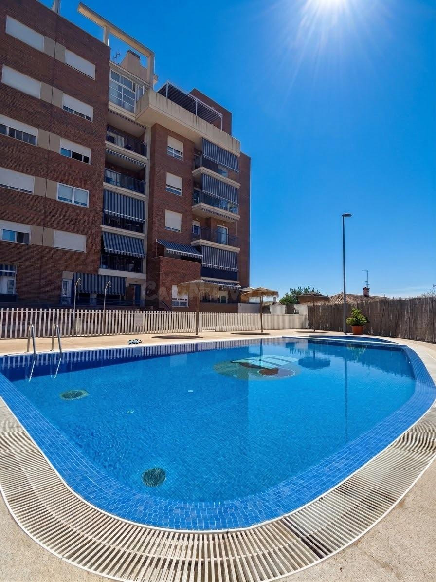 JAVALI VIEJO CON PISCINA