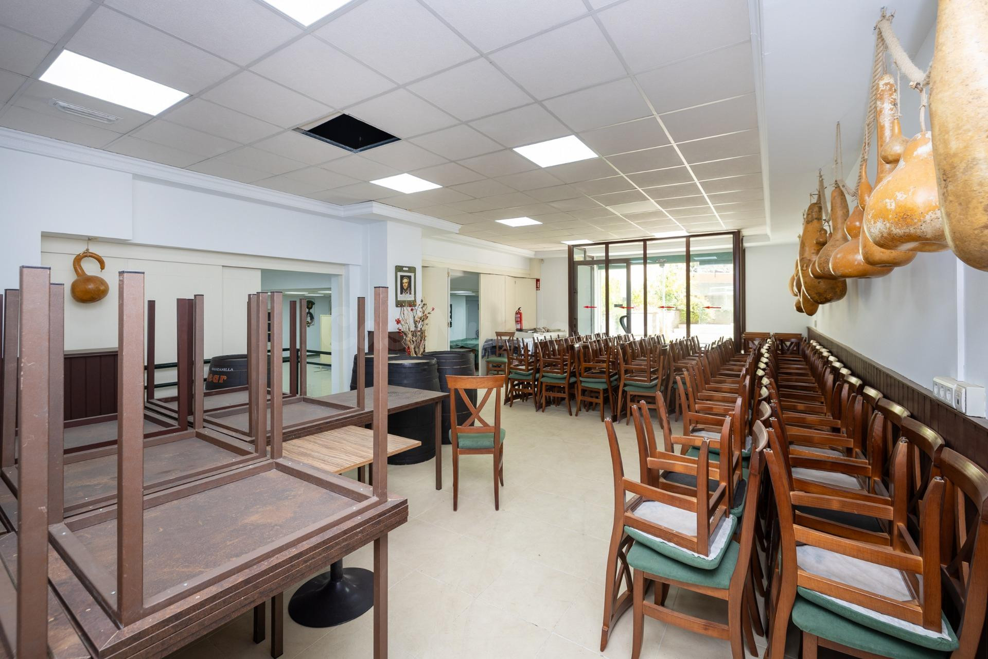 Espectacular local comercial en Nuevo Acceso a la Alhambra,  - foto 4