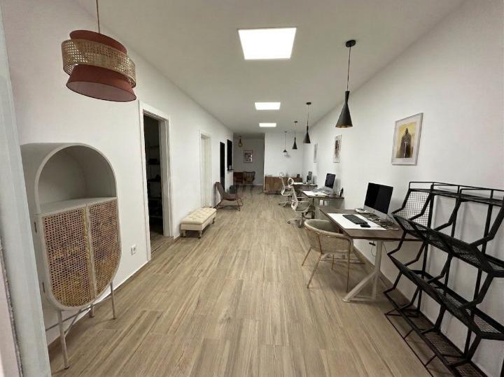 ¡ATENCIÓN AMANTES DEL DISEÑO! ESPECTACULAR ESPACIO TIPO LOFT CON PATIO PROPIO Y POTENCIAL DE CAMBIO DE USO - foto 3