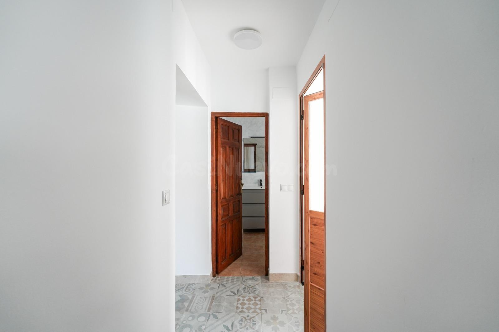 CASA EN UNA PLANTA CON PATIO Y TERRAZA - foto 3