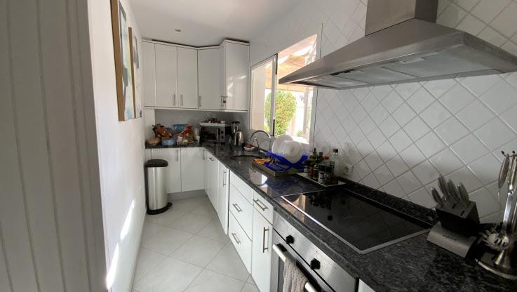 Gran casa mata de 3 plantas con licencia turística en el Cas - foto 4