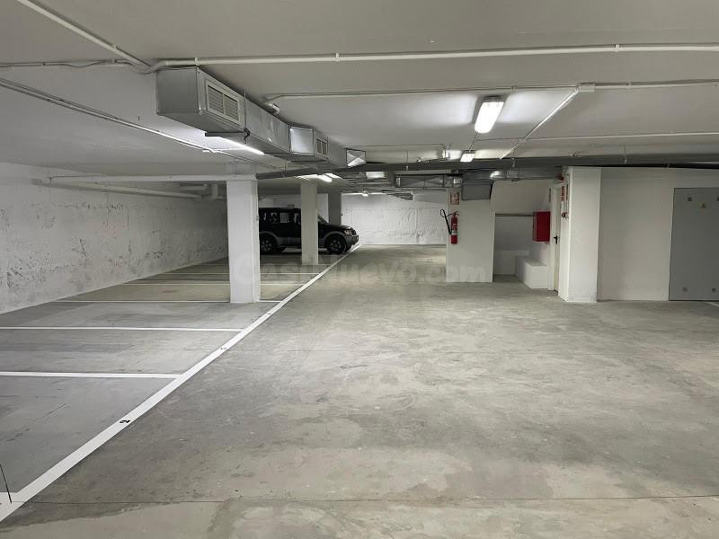 18 plazas de garaje en una sola planta en calle Salitre