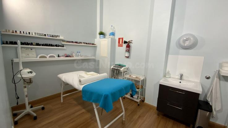 Impecable local comercial en Divina Pastora, Marbella - foto 4