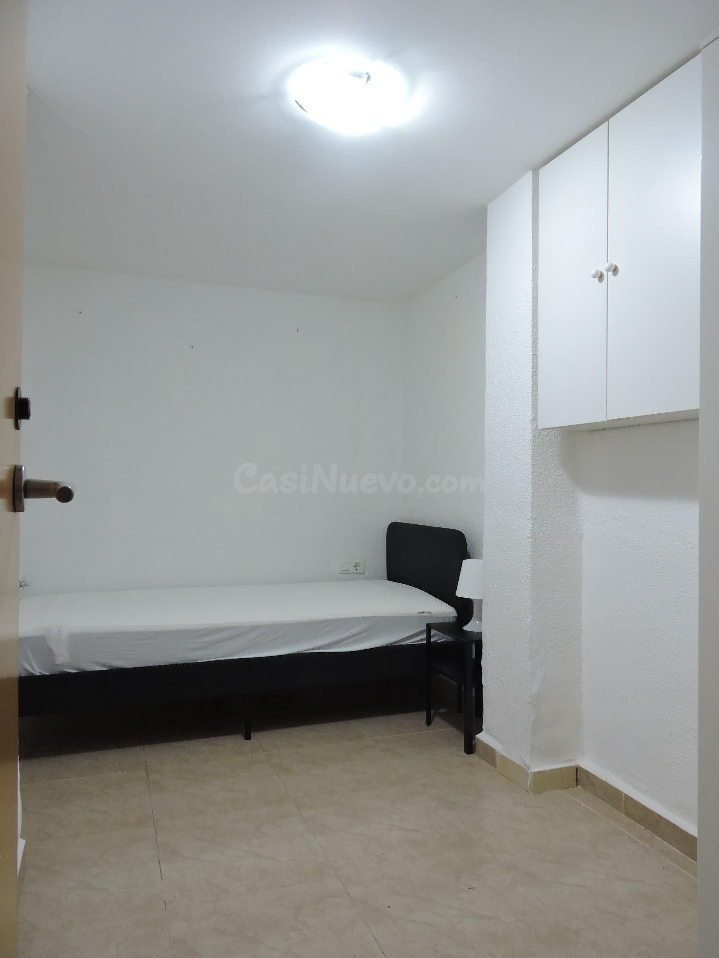Piso de alquiler en Benicalap de 2 habitaciones y 2 terrazas - foto 4
