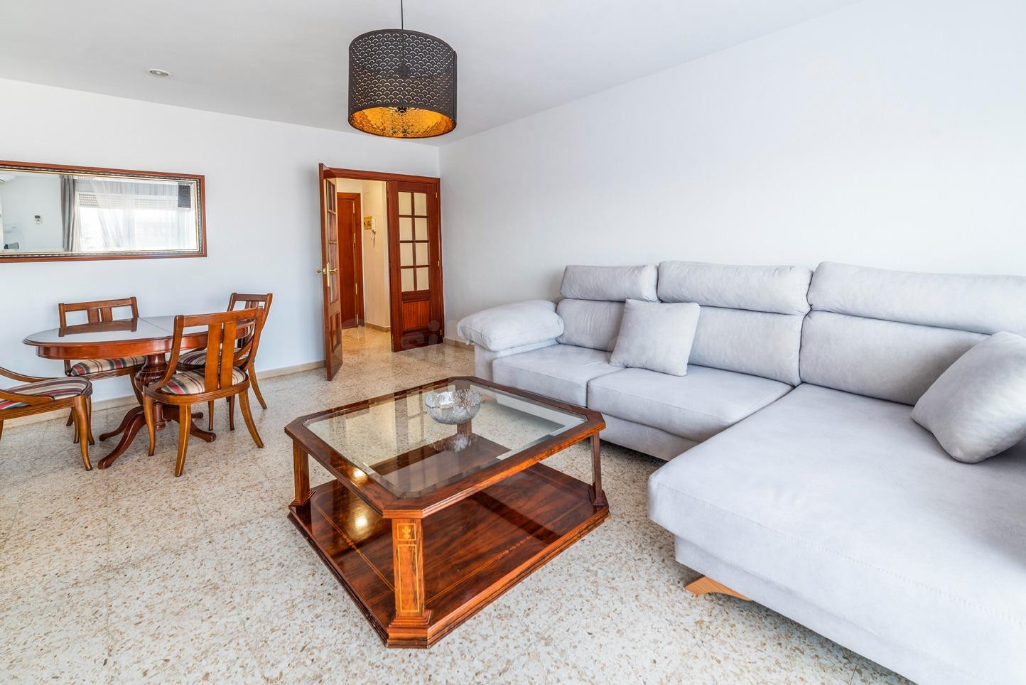 Estupendo piso en Nervión - foto 4