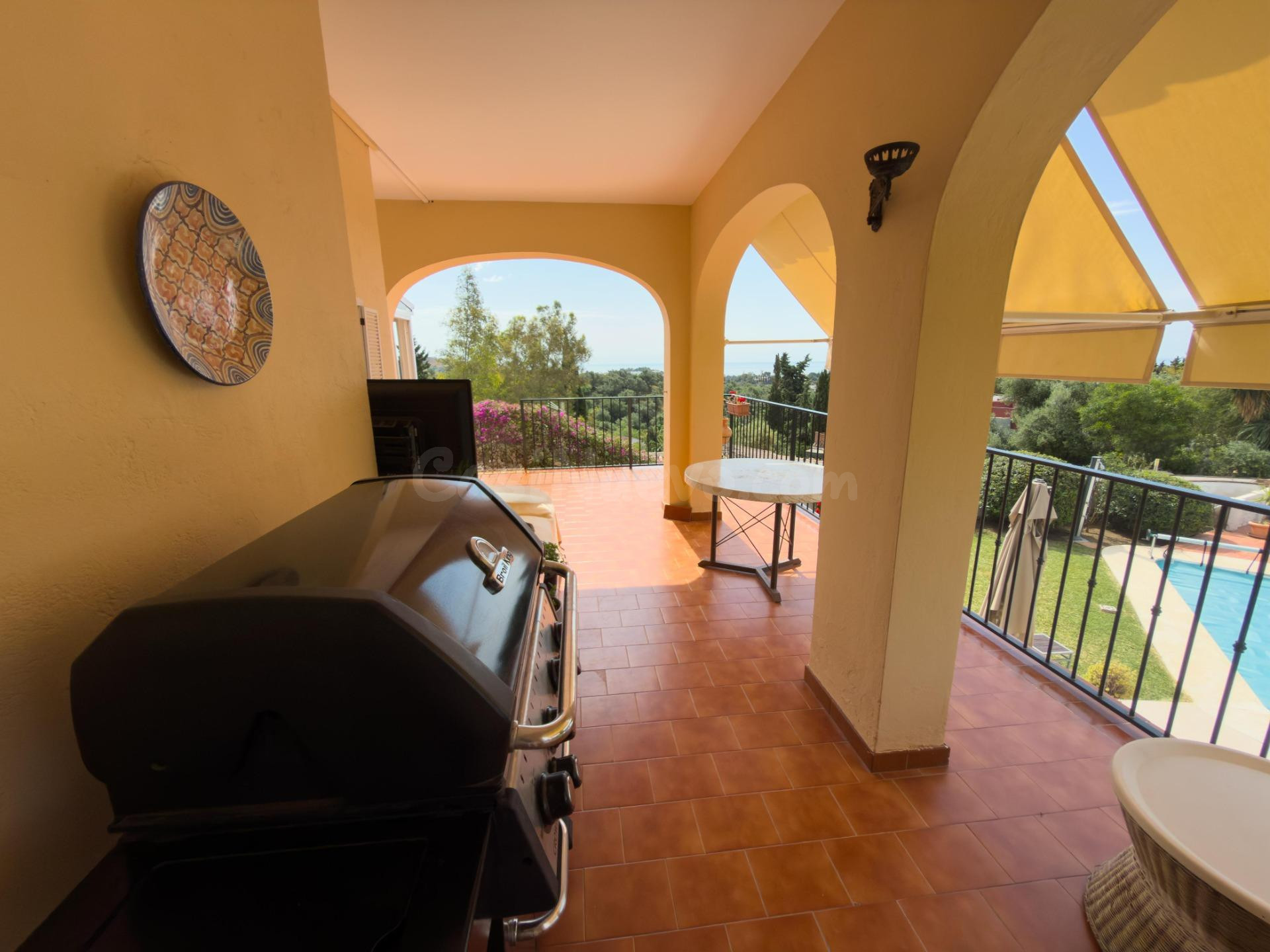 VILLA INDEPENDIENTE EN MIJAS: DOS VIVIENDAS EN UNA CON NEGOC - foto 4