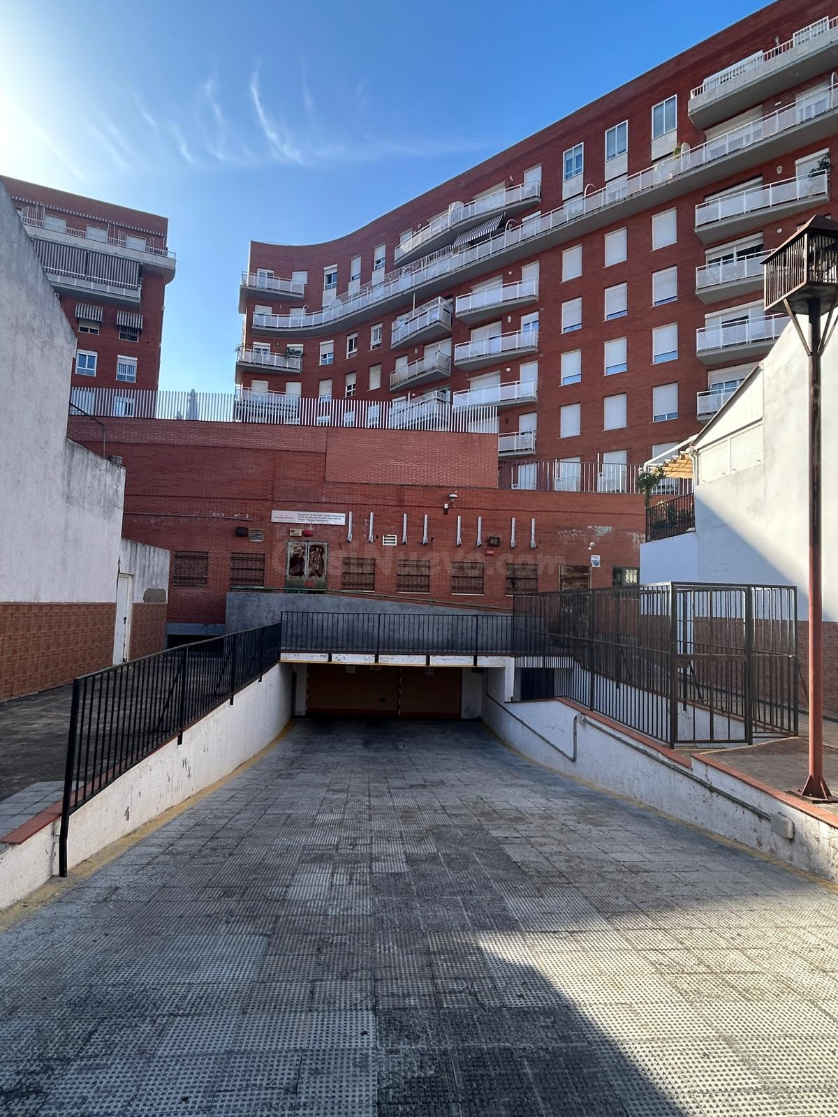 ESTUPENDO GARAJE AL LADO DEL PALACIO DE CONGRESOS