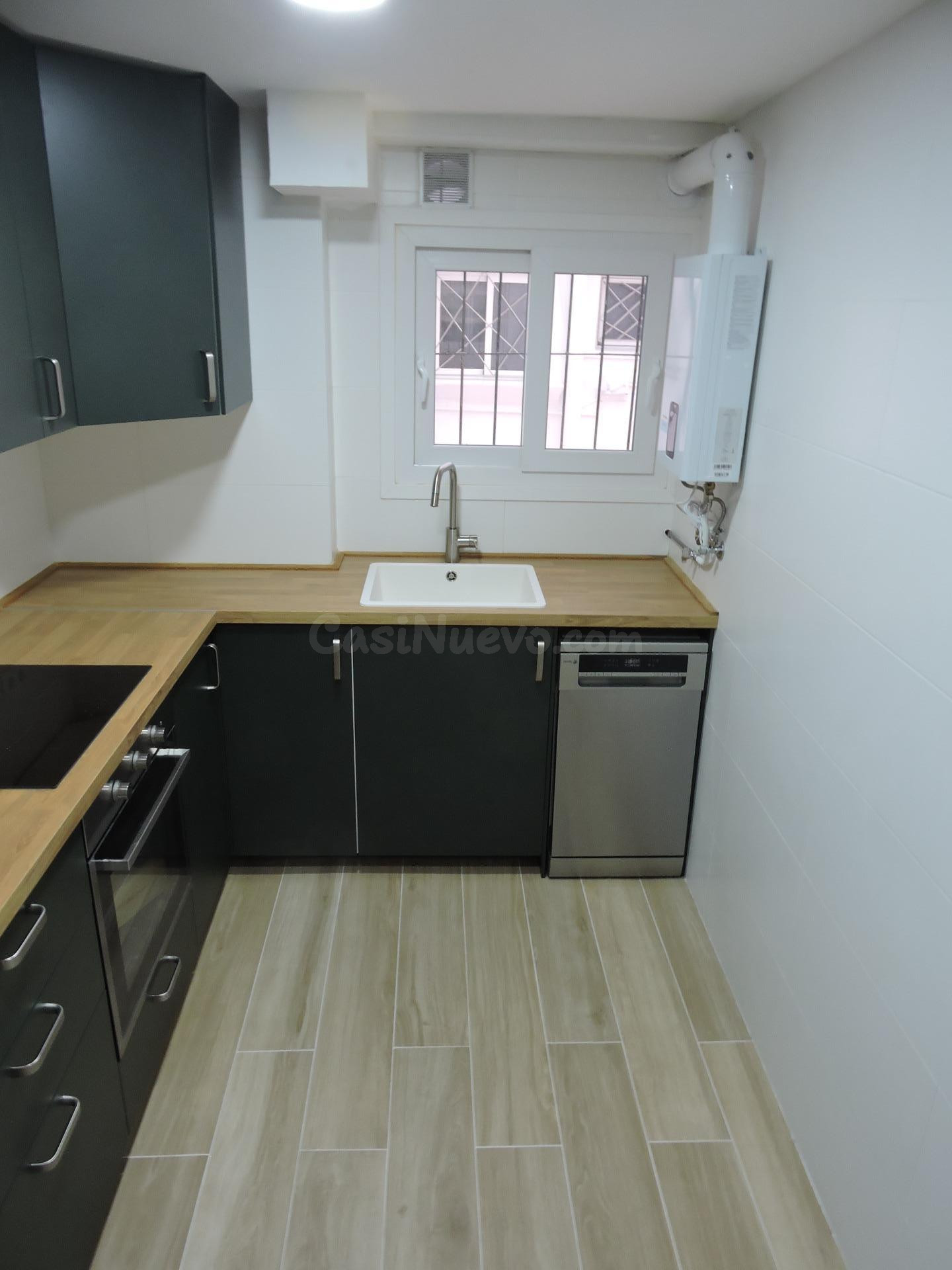 Piso de alquiler en Benicalap de 3 habitaciones, reformado y - foto 2
