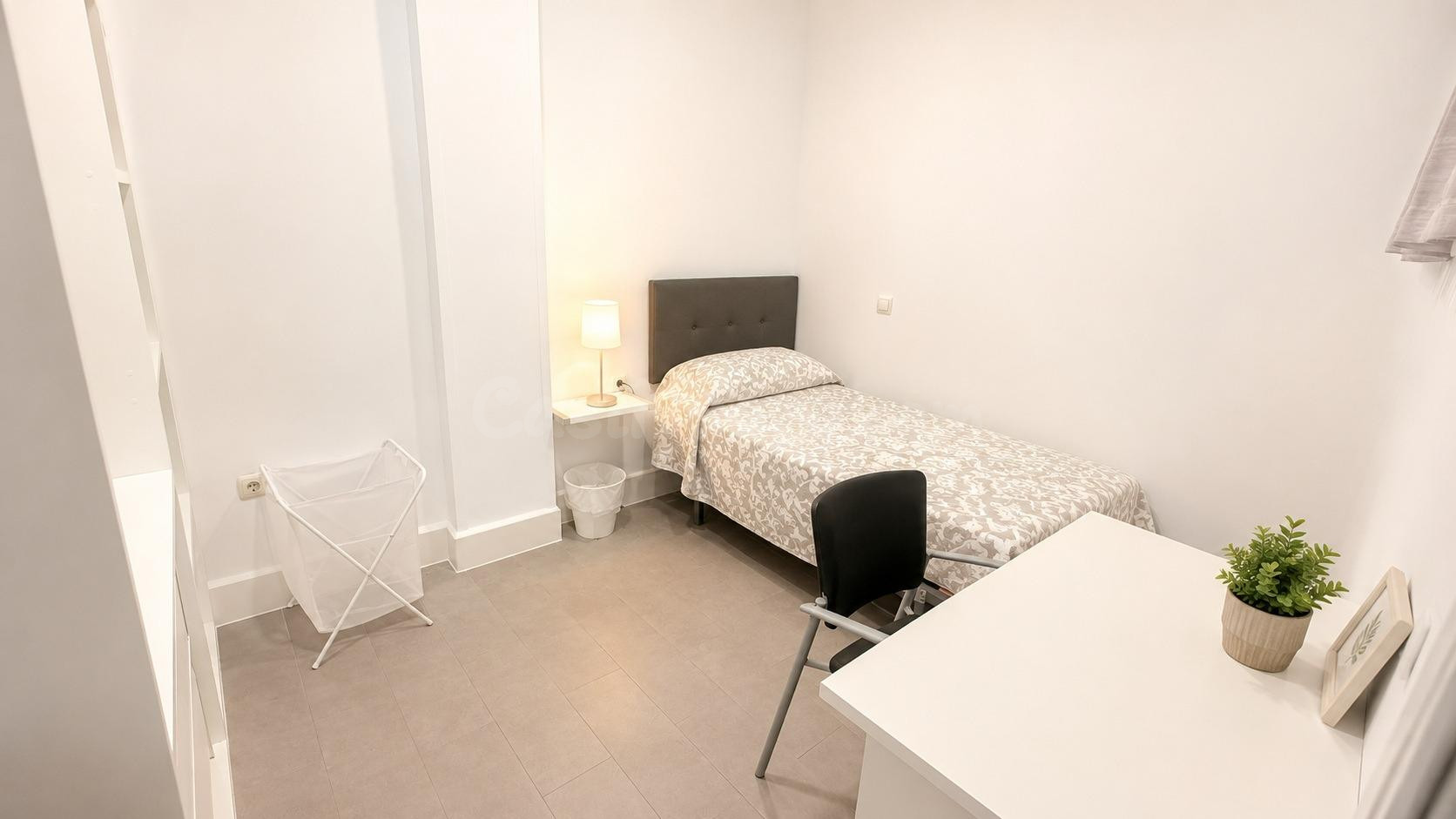 ALQUILER DE habitaciones JUNTO A TEATINOS - foto 2