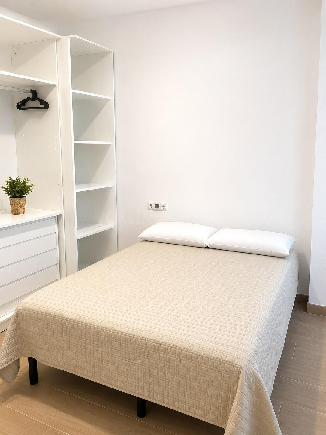 ALQUILER DE habitaciones JUNTO A TEATINOS - foto 3