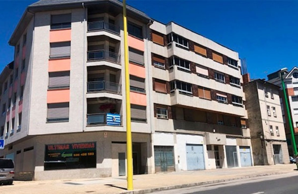 ALQUILER PLAZA DE PARKING EN FLORES DEL SIL